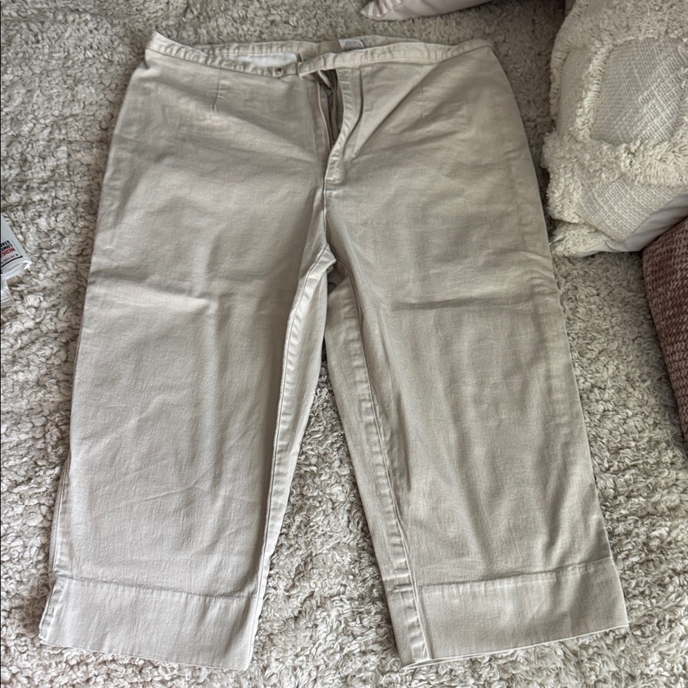 Kim Rogers Women's Cream Capris